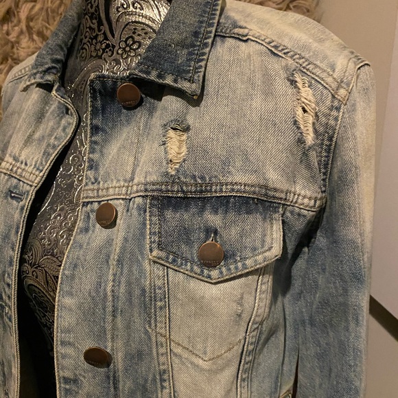 Express Jean Jacket - Picture 2 of 3